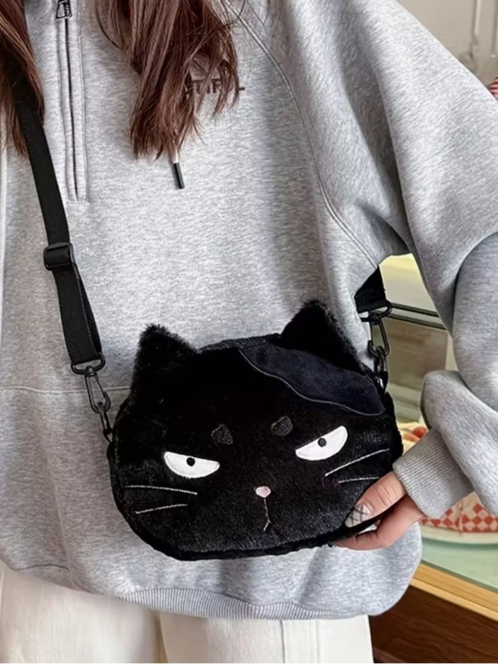 Black Cat Plush Crossbody Bag - Picture 3 of 7